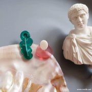 图中亚克力饰品需要做，寻找做这几款亚克力