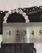 寻找这种钻圈，大小要一样，要现成模具或者