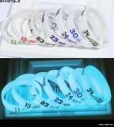 找此款夜光手环和腊绳情侣手链成品工厂，有