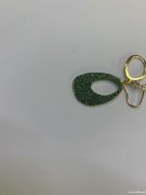 找切割金粉纸的加工厂，不能发黑，有能做的</strong>