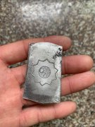 找铁制徽章的加工厂，如图，有专业做&nb</strong>