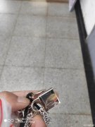 看图，寻找类似不锈钢配件锁，大概3.5c</strong>