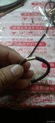 本厂有货需要做，找如图：打皮筋扣工厂，有</strong>