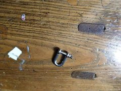 寻图中压铸饰品配件，要2万，有生产此配件