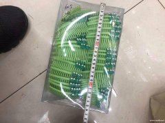 采购如图此材料盒子，现金结账，有货的和我