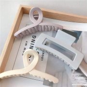 需要找有这两款底夹毛胚的厂家，如图所示，