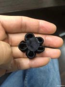 寻找做这种小花的工厂，如图所示样品，有货