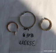 寻找这款类似耳环的工厂，如图所示，有空的