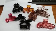 线需要寻找塑料发夹的厂家，如图所示，有的
