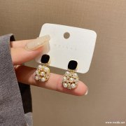 有没有做这种风格耳钉的工厂，如图所示，有