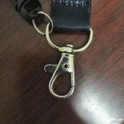 寻找做这种钥匙扣的源头工厂，如图所示，有