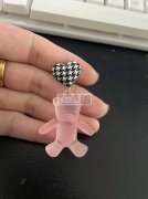 这两款耳钉谁家有？如图所示，请有的打电话