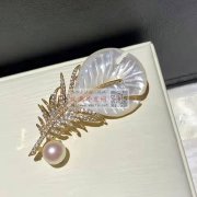 寻找有这款胸针的工厂，如图所示，有现货的</strong>
