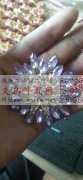 我厂有图中这款饰品翻砂外发，寻找翻砂加工</strong>