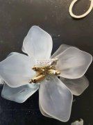 求购图中这款亚克力水滴，有的老板请联系我