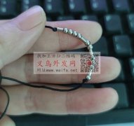 求寻图片上这两款珠子配件，要有现货的厂家</strong>