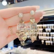 需要大量图内耳饰吊坠款的，只要现货，加工</strong>