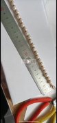 如图找服装辅料， 龙虾扣+8个</strong>