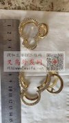 哪儿有做样图所示米奇爪夹，要现货直供的厂</strong>