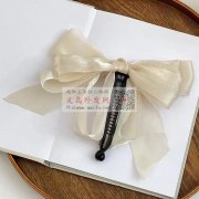 寻做蝴蝶结加工厂，要图所示面料，有这款面</strong>