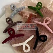 哪家能做图里展示的植绒饰品？需要植绒加工