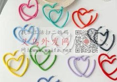 塑料耳环有没有做的，要工厂，能做图里耳环</strong>