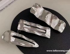 求找图里发夹现货产品，要一样的，有做的联系我</strong>