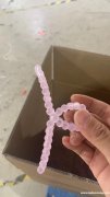 有图中这款产品采买现货，寻做这款珍珠飘带毛胚的厂家，有现货的</strong>