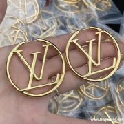 寻做图中饰品的厂家，是铜材料 ，做这款的批发厂家请加微信联系</strong>