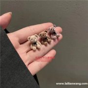 请问有没有做图中这款小熊配件的，需采买这款现货，有货的联系</strong>