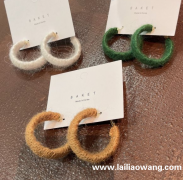 这款耳环有做的厂家没，​找做毛茸茸的耳环半成品厂家， 有货的</strong>