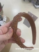 大量蝴蝶结，发箍外发，找做的工厂。有做的加工厂联系</strong>
