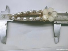 寻找做粘配件的加工厂，可以做发夹粘配件加工厂联系</strong>