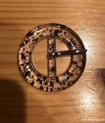 如图这款扣子谁家 有，找做这款现货配件的厂家，有货的老板联系</strong>