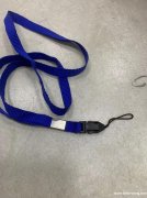 找塑料证件卡套和挂绳，有做这个的工厂联系一下</strong>