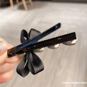 找如图蝴蝶结发夹，有图片同款货的发夹联系我