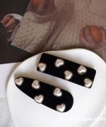 如图样式，手工活外发，找粘夹子和配件的加工厂