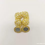 如图，哪家工厂专业粘磁铁的