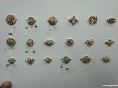 如图，找专业做这种手牌的铜工厂