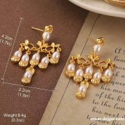 求购现货，有图上这种款式耳环的厂家联系